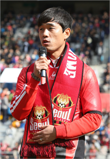 7년만에친정팀FC서울유니폼을입은박주영은4일제주와홈경기에서시즌첫출전에나선다.(자료사진=FC서울)