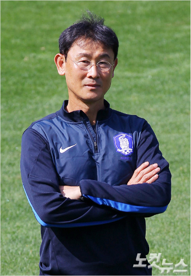 윤덕여여자축구대표팀감독은국내에서17년만에열리는A매치를통해오는6월캐나다에서열리는국제축구연맹(FIFA)여자월드컵을확실하게준비한다는각오다.박종민기자