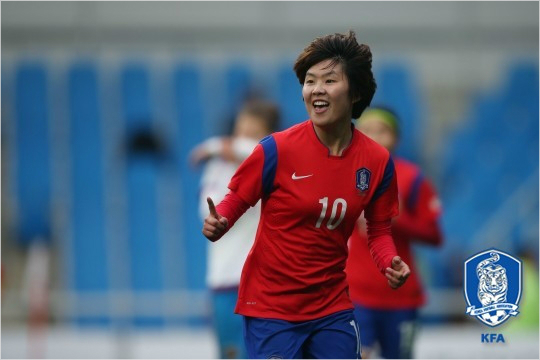 '지메시'지소연은러시아를초청해18년만에국내에서열리는여자축구대표팀의A매치에서종료직전1-0승리를이끄는결승골을터뜨리며한국여자축구의간판스타자격을입증했다.(자료사진=대한축구협회)