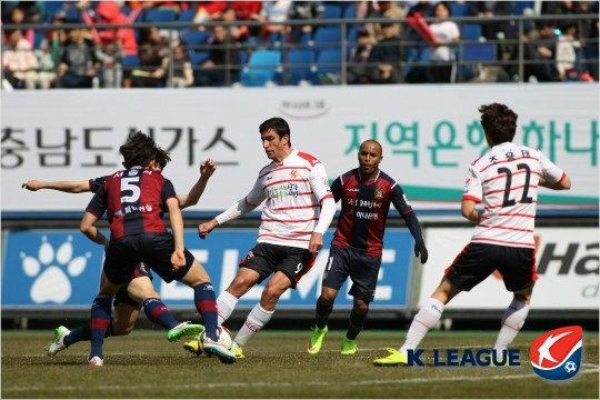 K리그챌린지에서K리그클래식으로나란히승격한대전과광주지만시즌초반의성적은극명하게엇갈리고있다.(자료사진=한국프로축구연맹)