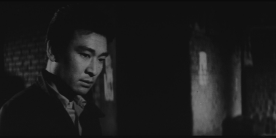 최하원감독의1968년작'나무들비탈에서다'의한장면.(사진=한국영상자료원제공)