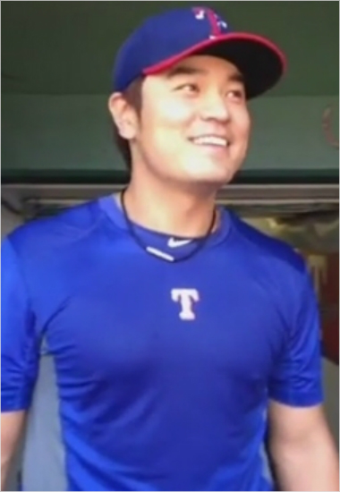10일(한국시각)오클랜드와원정에서시즌1호홈런을터뜨린텍사스추신수.(자료사진=구단홈페이지)