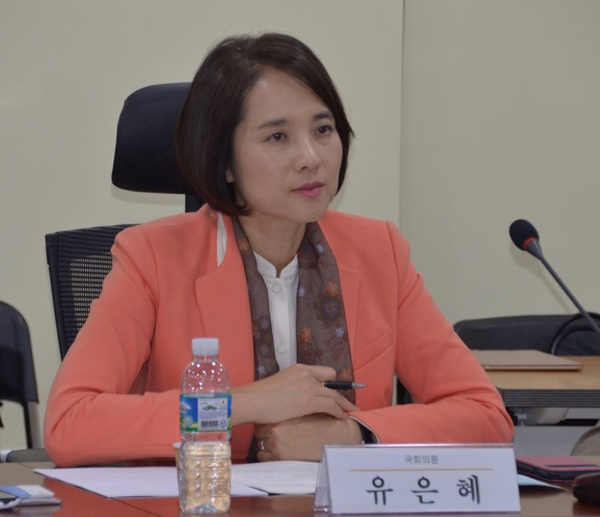 ▲유은혜새정치민주연합대변인