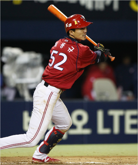 '인생경기는또온다'KIA최용규가16일LG와원정에서6회동점2루타를뽑아내는모습.(잠실=KIA타이거즈)