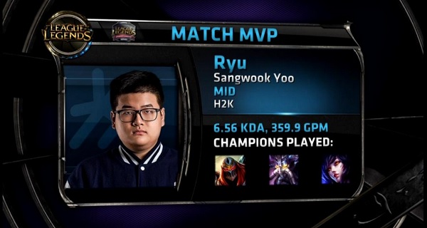 유상욱이 MVP를 수상했다는 소식을 알려주는 장면(사진=LoL e스포츠피디아 트위터 발췌).