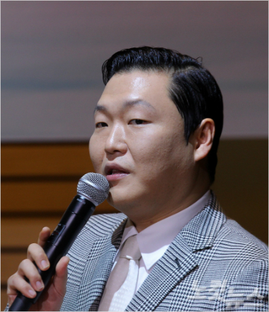 '소통' 카드 꺼내든 싸이, '甲乙분쟁' 종식될까