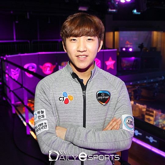 CJ 엔투스가 프로리그 2R 결승전에서 선봉으로 내세운 프로토스 김준호.