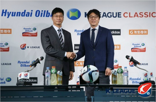 과거한국축구를주름잡았던공격수로이름을떨친김도훈감독과황선홍감독은'대형공격수'육성을위해애정어린조언을아끼지않았다.(자료사진=한국프로축구연맹)