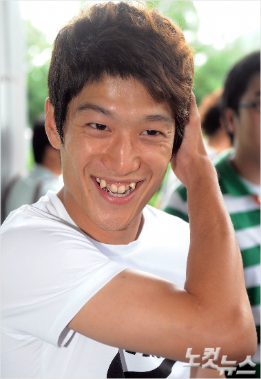 크리스털팰리스의유니폼을입고3시즌만에잉글랜드프리미어리그로복귀한이청용은부상공백에도불구하고가벼운몸상태를선보였다.(노컷뉴스DB)