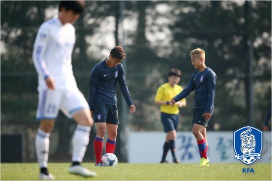 스페인프리메라리가명문클럽FC바르셀로나유소년팀에서활약하는백승호(왼쪽)와이승우는2015수원JS컵국제청소년축구대회에출전하는18세이하축구대표팀에서처음으로나란히호흡을맞춘다.(자료사진=대한축구협회)