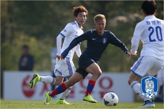 소속팀바르셀로나는물론,레알마드리드와첼시등세계적인클럽이참내는공격수이승우는안익수18세이하축구대표팀감독의전격발탁으로2015수원JS컵국제청소년축구대회에출전한다.(자료사진=대한축구협회)