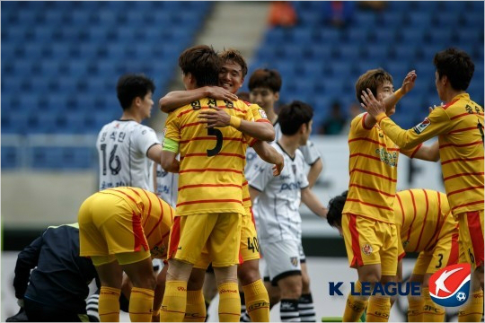 승격팀광주FC는전남드래곤즈의3연승도전을저지하며6경기만에시즌세번째승리를맛봤다.(자료사진=한국프로축구연맹)