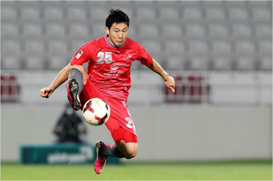 카타르스타스리그레퀴야에서맹활약하며'카타르메시'라는별명을얻은남태희는아시아축구연맹(AFC)챔피언스리그에서맹활약한뒤라커룸으로돌아가다상대선수에폭행을당했다.(자료사진=레퀴야공식홈페이지)