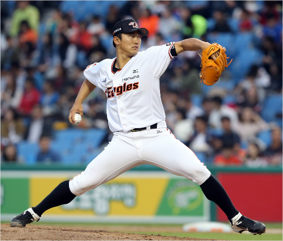'2015타이어뱅크KBO리그'4월MVP에오른한화우완안영명.(자료사진=한화)
