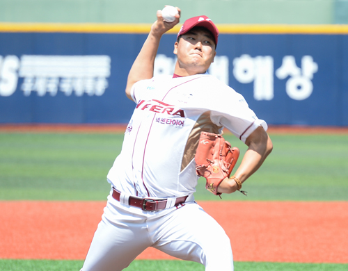 ▲10일경기서무자책역투를펼친넥센선발김동준.사진│넥센히어로즈