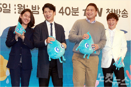 14일오후영등포타임스퀘어에서열린tvN'촉촉한오빠들'제작발표회에강균성,김상경,현주엽,정상훈이포즈를취하고있다.(사진=윤창원기자)