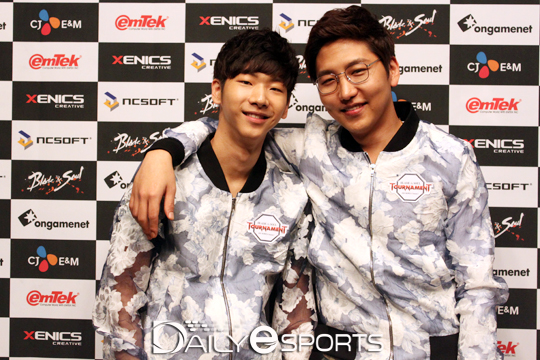 8강에 진출한 권혁우(왼쪽)와 최성진.