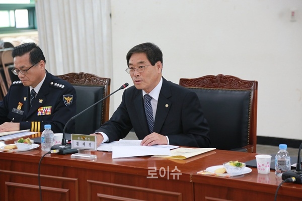 ▲북구지역치안협의회의장인황재관북구청장이회의를주재하고있다.(사진제공=부산북부경찰서)