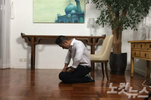 유승준은무릎을꿇고선처를호소했다.(사진=CBS노컷뉴스유연석기자)