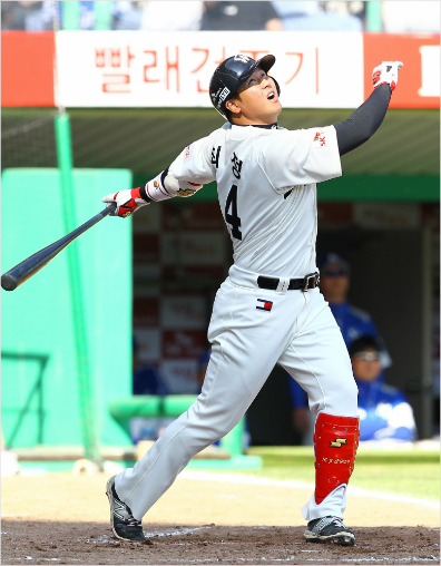 "진짜안맞네요."역대최고액FA최정이부진에서빠져나오지못하고있다.(자료사진=SK와이번스)