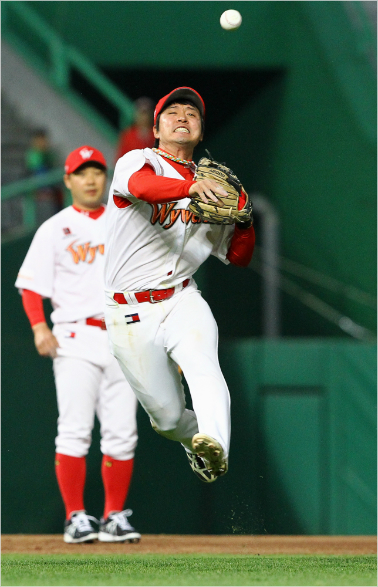 "저도잘하고싶습니다."SK유격수김성현은올해12개의실책을기록하고있다.(자료사진=SK와이번스)