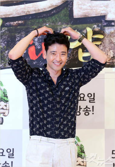 배수빈이27일오후서울목동SBS에서열린'정글의법칙in얍'제작발표회에참석해포즈를취하고있다.(사진=윤성호기자)
