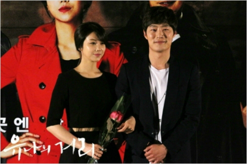 배우김옥빈과이희준.(JTBC제공)