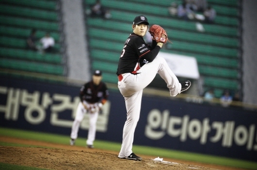 ▲2010년데뷔이후가장좋은모습을보이고있는KT좌완정대현.사진│KT위즈