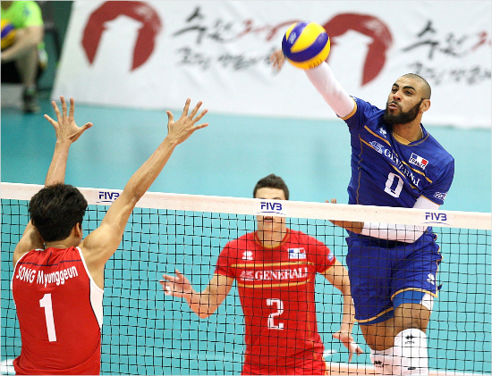 한국코트를폭격한프랑스공격수어빈은가페.(자료사진=FIVB)