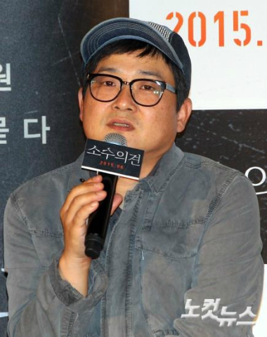 김성제감독이2일오전서울을지로동대문메가박스에서열린영화'소수의견'제작보고회에참석해취재진의질문에답하고있다.(사진=황진환기자)
