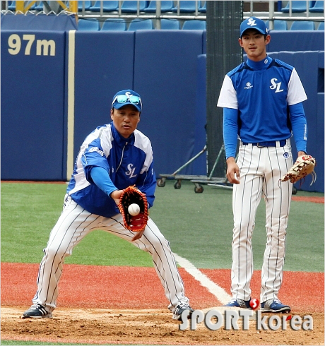 이승엽(왼쪽)과구자욱의훈련모습.(자료사진=삼성)