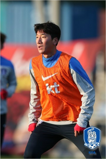 일본J리그비셀고베에서주장까지맡을정도뛰어난기량을인정받은미드필더정우영은자신의A매치데뷔전에서붙박이주전기성용의빈자리를성공적으로대신했다.(자료사진=대한축구협회)