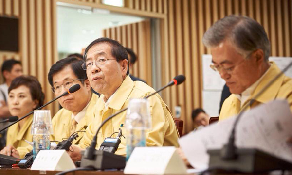 ▲좌측부터김현미의원,신경민의원,박원순서울시장,문재인대표(사진=박원순페이스북)