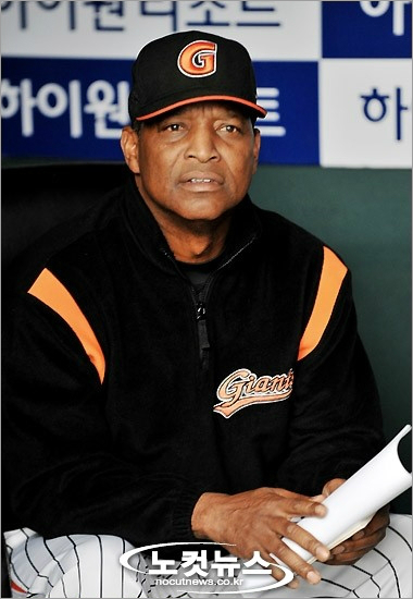 '그러고보니매년음주사고였네'지난2008~201년까지롯데를이끌었던제리로이스터감독은매년선수들의음주사고홍역을치러야했음에도3년연속가을야구에나섰다.(자료사진)