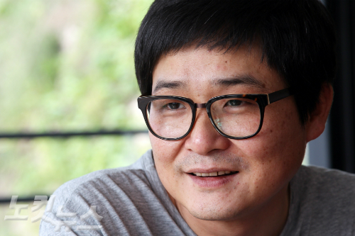 영화'소수의견'을연출한김성제감독이23일오후서울삼청동한카페에서CBS노컷뉴스와인터뷰를갖고있다.(사진=황진환기자)