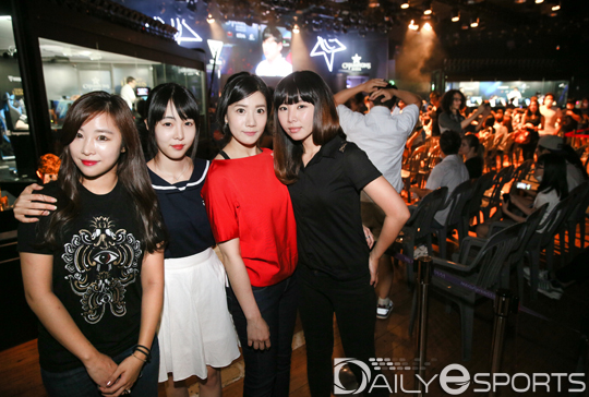 롤챔스 현장을 찾은 서지수, 서연지, 김진유, 임수라(왼쪽부터).