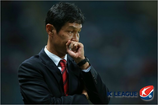 FC서울의최용수감독은세계적인경력의감독과선수들이속속모여드는중국슈퍼리그에진출해한국축구지도자를대표할기회를눈앞에뒀다.(자료사진=한국프로축구연맹)