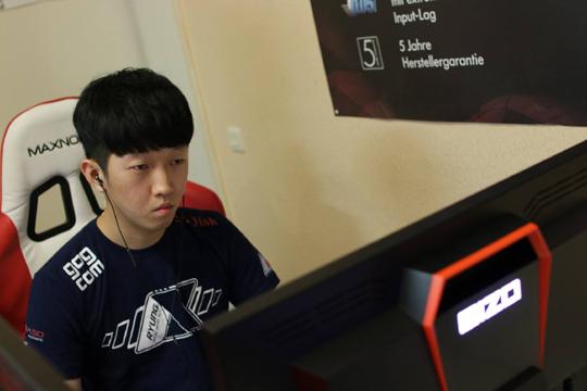 홈스토리컵에서 경기 중인 액시옴 김동원.(사진=테이크티비 페이스북 발췌)