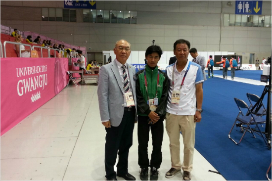 손길승대한펜싱협회장(왼쪽부터),산집라마,김용율광주U대회경기지원담당관.(자료사진=대한체육회)