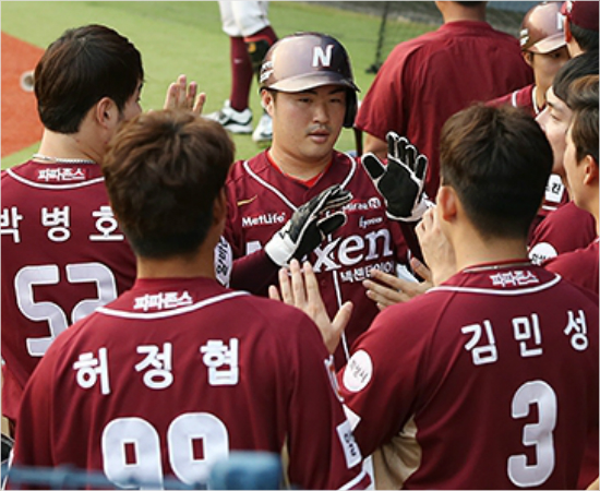 5일두산과잠실원정에서8회짜릿한역전결승2점홈런을날린넥센박헌도.(자료사진=넥센)