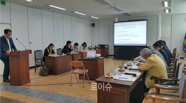 ▲새정치민주연합부산시당지방의원협의회(회장박종성)은6일오후서구의회상임위원회회의실에서긴급간담회를갖고있다.(사진제공=새정치민주연합부산시당)