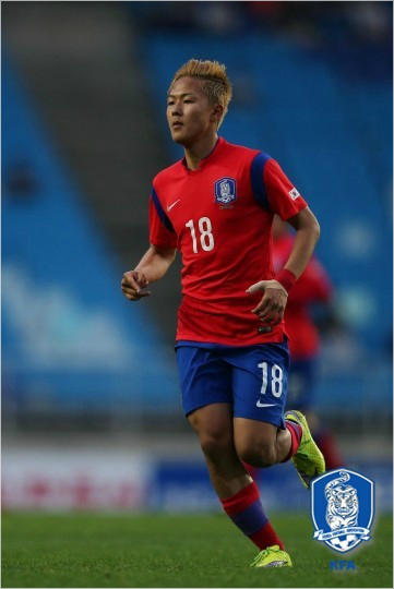 새시즌개막을앞두고성인팀인FC바르셀로나B로승격한이승우는1군진입을위해다른선수들이거쳐간임대보다는2,3년내곧바로승격할수있도록최선을다하겠다는각오를밝혔다.(자료사진=대한축구협회)