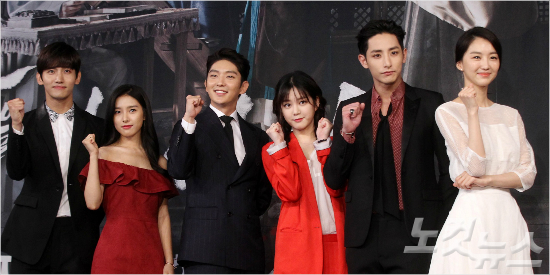 7일오후서울상암동MBC골든마우스홀에서열린MBC드라마'밤을걷는선비'제작발표회에서배우들이포토타임을갖고있다.왼쪽부터심창민,김소은,이준기,이유비,이수혁,장희진.박종민기자