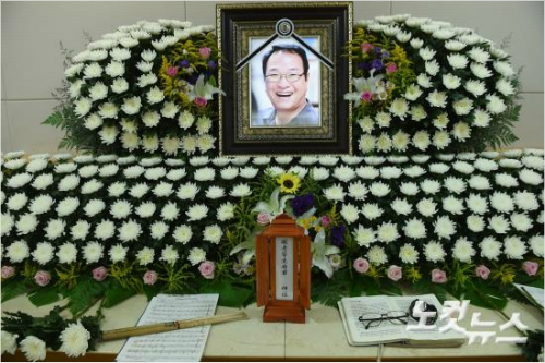 지난9일심장마비로별세한故(고)DJ김광한씨의빈소가10일서울삼육의료원추모관203호에마련됐다.향년69세.발인은11일오전10시.사진=사진공동취재단