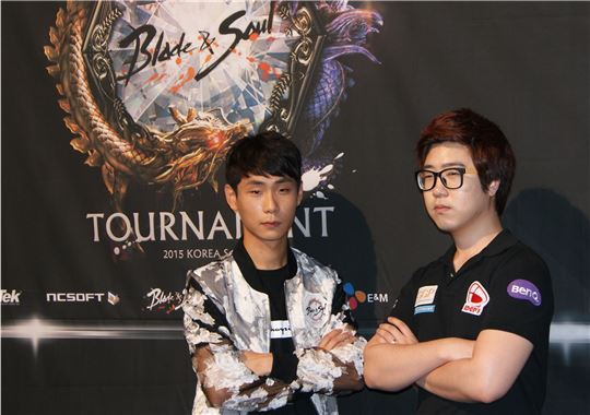 박진유 (좌), 강덕인 (우)