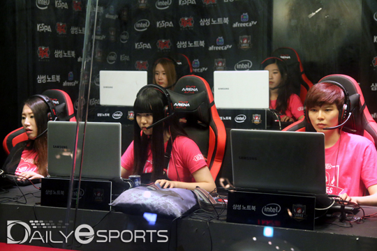 파괴한다를 꺾고 최종전에서 커피한잔을 상대하게 된 화양연화.