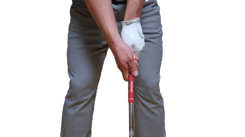 ▲가장이상적인내추럴그립.왼손주먹너클이2개정도보인다.