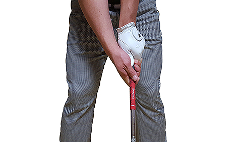 ▲왼손너클이2개이상보이는스토롱그립.훅이나낮은탄도의원인이된다.