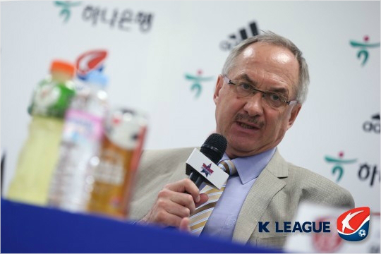 다음달중국우한에서열릴동아시아축구연맹(EAFF)동아시안컵을앞둔울리슈틸리케감독은예비명단에포함된선수들을대거올스타전에발탁해예비점검한다는계획이다.(자료사진=한국프로축구연맹)