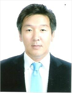 대학아이스하키연맹은초대회장으로이원노초등아이스하키연맹회장을추대했다.(자료사진=대한아이스하키협회)